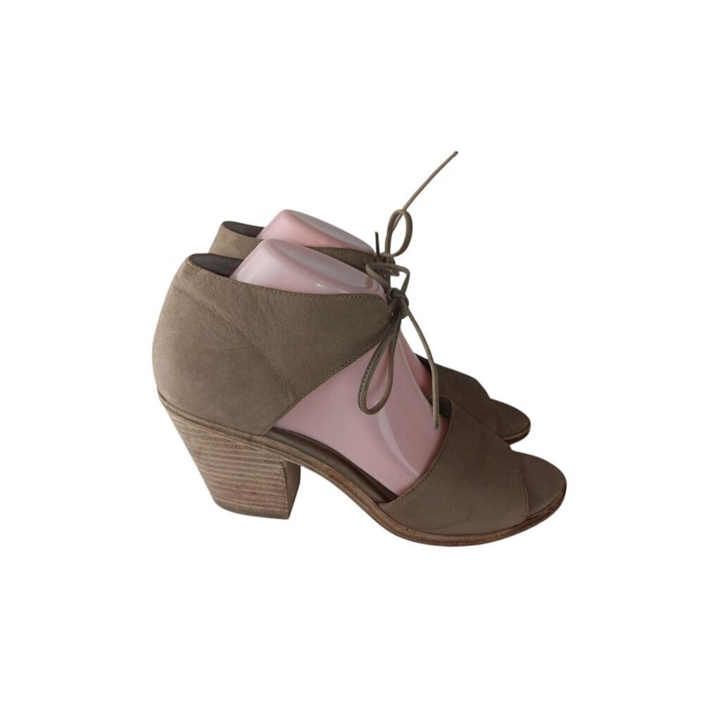 Eileen Fisher Womens Slide Sandals Beige Cuban Heels Suede Open Toe Size 9
